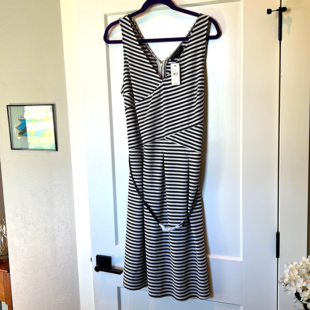 💙 NWT - Lane Bryant Navy/White Striped Dress - Knee Length V-Neck dress sz 16